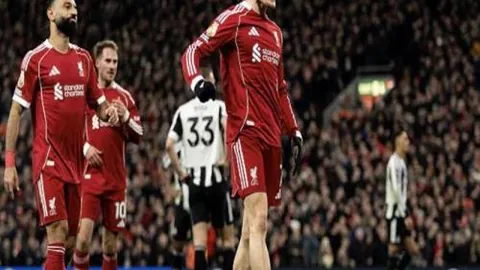 沙特慷慨馈赠，国足仅获3分，6分收益源于沙特失球