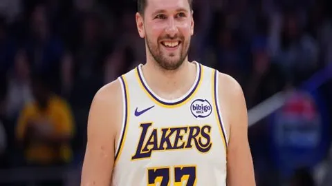 【激情对决！夜场焦点】拖拉机主场烽火燃，挑战萨德谁能笑到最后？